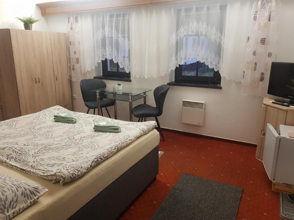 U Kralovny Dagmar Otel Karlštejn Dış mekan fotoğraf